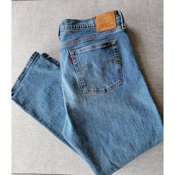 Levis Wedgie Straight Button Fly Jeans
32" - Picture 7 of 7